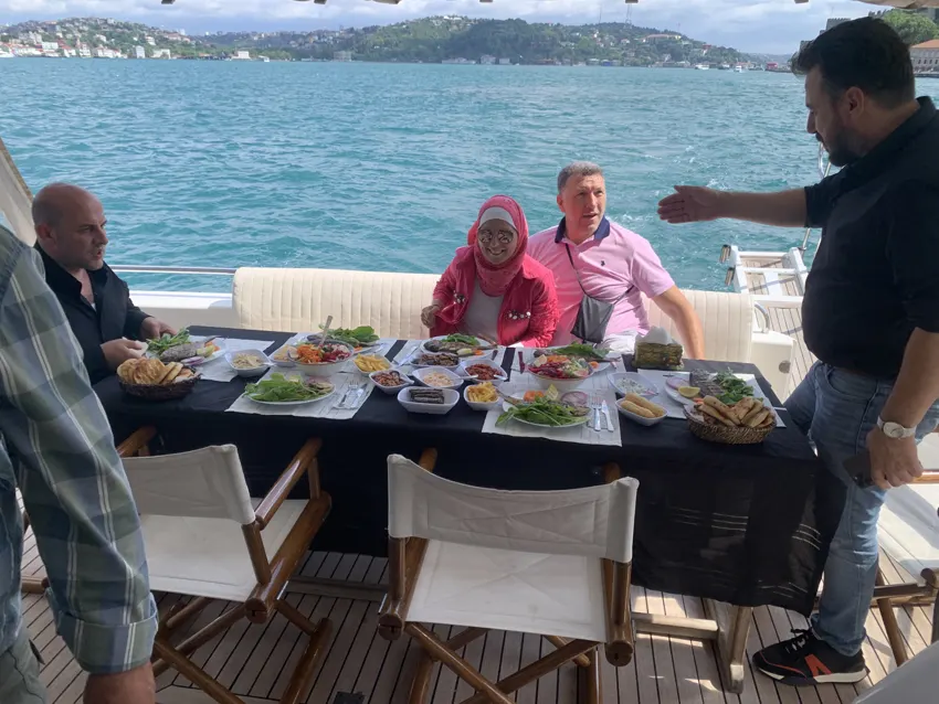 A shared meal on the water